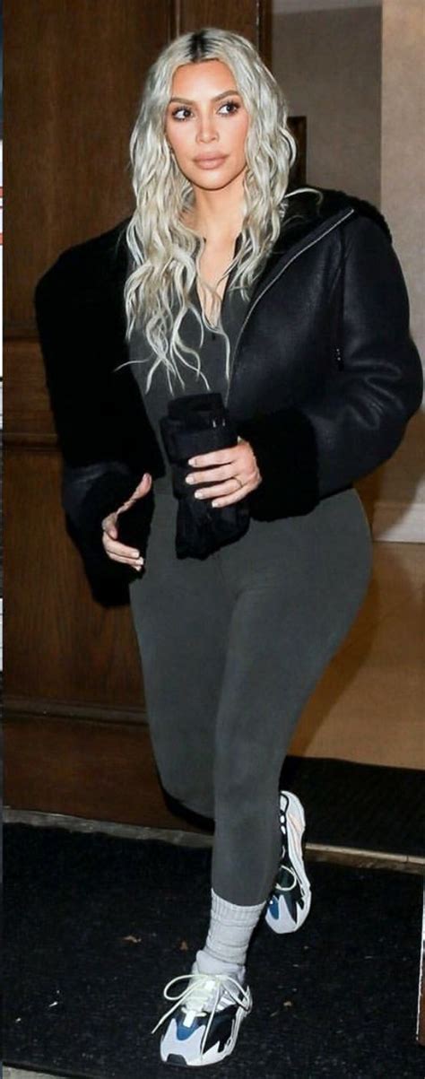 Pinterest Deborahpraha ♥️ Kim Kardashian Wearing Casual Comfortable