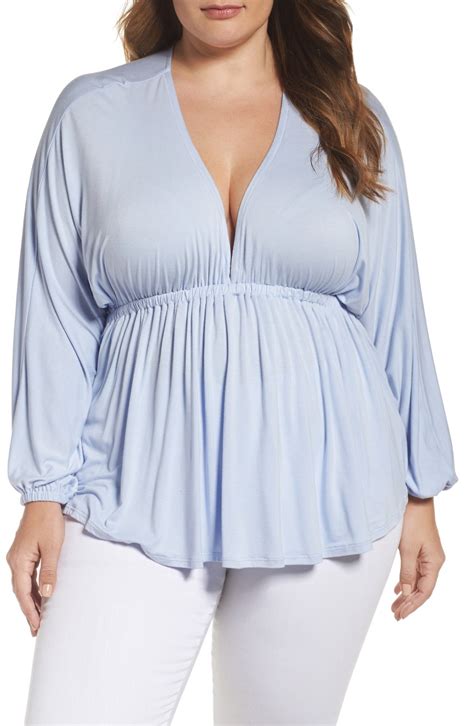 Plus Size Plunging Empire Waist Top Outfit Alexa Webb 517 1 Alexa Webb