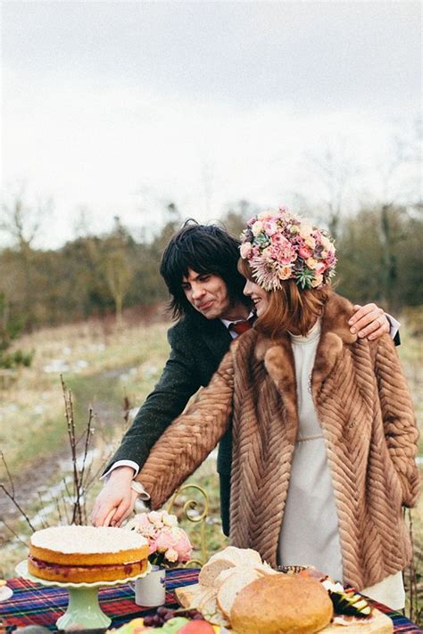 A 1960s Inspired Elopement Love My Dress® Uk Wedding Blog And Wedding Directory Hippie Wedding