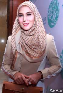 Kami memang menumbuhkan rasa mandiri pada daffa agar dia punya rasa tanggung jawab dan ngga cengeng, kata marini seperti. Ramadan 2017 - Kapanlagi.com | Ramadan Sekarang, Marini ...