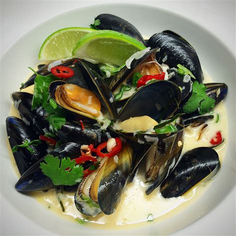 Thai Style Mussels In A Chilli Coconut Broth Ravenous Fox