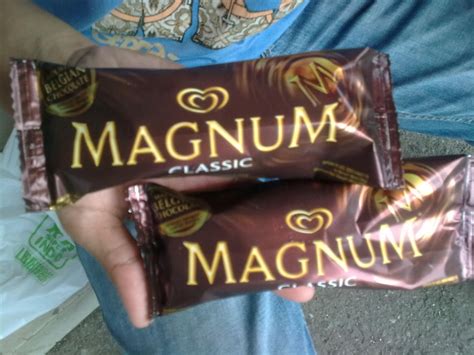 Selain mengasyikan kerajinan tangan dari stik es krim memiliki banyak sekali kegunaannya, diantaranya bisa dibuat untuk hiasan, tempat smartphone, dan sebagainya. 19+ Gambar Es Krim Magnum - Cari Gambar Keren HD