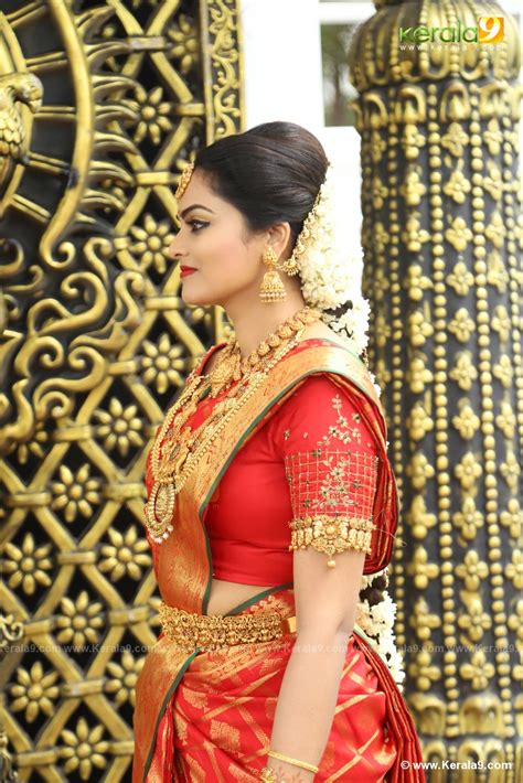 Subiksha is a south indian actress who predominantly appears in tamil film. vishnu priya marriage photos-043 - Kerala9.com