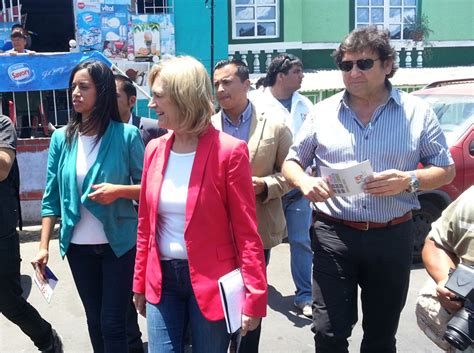 Asumo el compromiso que, antes de asumir la presidencia de la república, me voy a venir a vivir aquí cuatro días, porque uno esto lo tiene que sentir en el alma, en el estómago. Evelyn Matthei habló de los recursos del cobre y de ...
