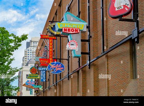 Vintage Neon Signs Edmonton Hi Res Stock Photography And Images Alamy