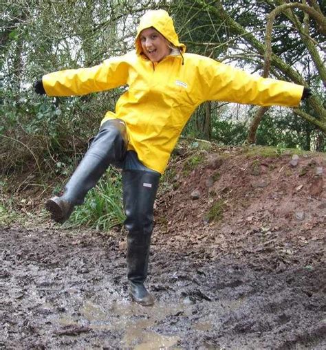 Muddybootsandrainwear Yahoo Groups Wellies Rain Boots Rain Wear Yellow Raincoat