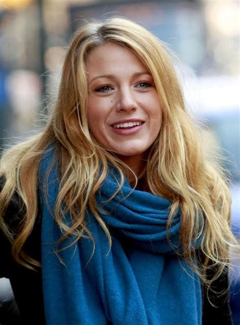 Blake Lively Long Hairstyle Golden Wave For Winter Pretty Designs