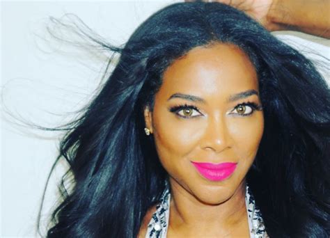 ‘you Look Fab Kenya Moore Shows Off Full Head Of Natural Hair In All