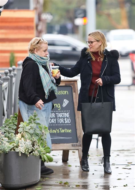 Reese Witherspoon Out With Her Mom Betty In Los Angeles 01162019 Hawtcelebs
