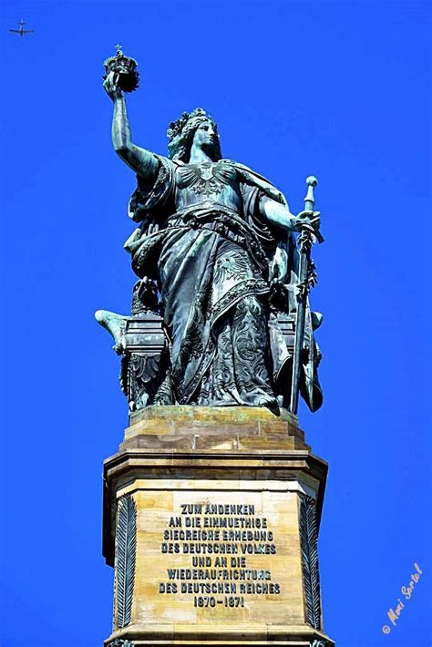 Bei der germania und der zeitepoche die um einiges früher stattfand geht es wohl. Magic Letters "H" | Rüdesheim am rhein, Denkmal, Rheine