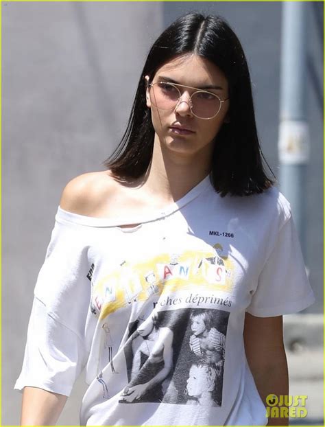Kendall Jenner Shows Off Usa Pride In New Swimsuit Photo Photo 3932869