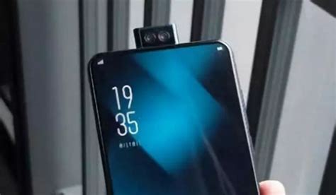 The front camera of a phone without bezel needs a very innovative approach. Want a pop-up selfie camera phone? Pick from this ...