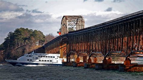 Workers Plan To Use Explosives To Demolish Long Island Bridge
