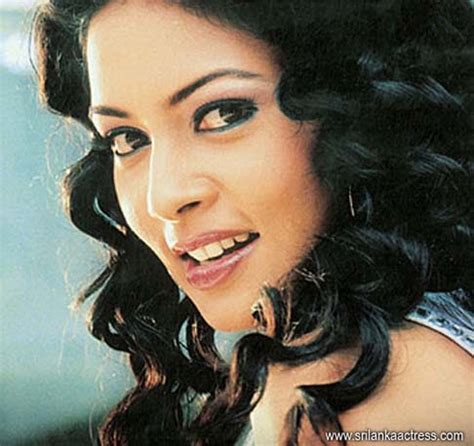Sexy Look Actress Pooja Umashankar Hot Photos South Tamil Actress