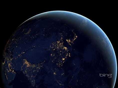 スペースの夜の地球 2013年5月bingの壁紙プレビュー