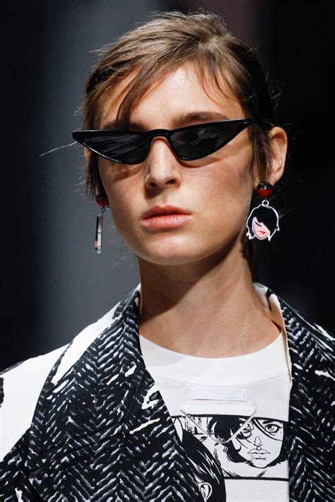 Vogues Ultimate Jewellery Trend Guide Springsummer 2018 British Vogue Trending Sunglasses