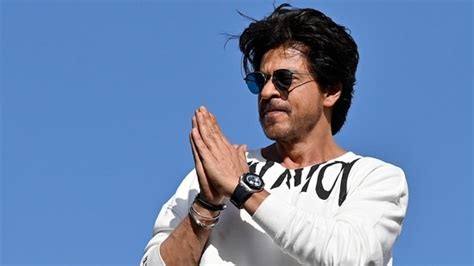 Shah Rukh Khan Meets With Accident On Set Undergoes Surgery In Us