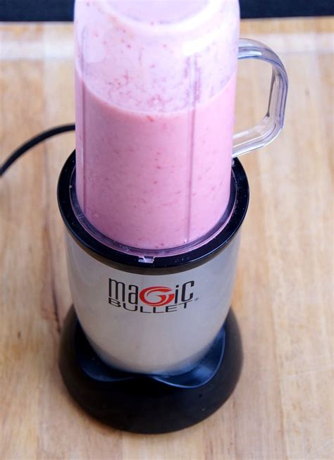 The magic bullet is a compact blender with a powerful motor that makes quick work out of chopping, blending for smooth, creamy textures, like smoothies, allow the magic bullet to run continuously. Pineapple Strawberry Smoothie : Magic Bullet Blog | Magic bullet smoothie recipes, Magic bullet ...