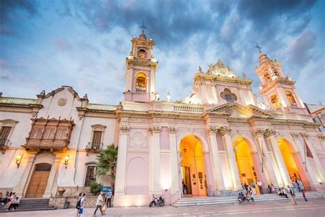 It's easy to see why. Imprescindibles: 7 lugares turísticos para visitar en ...