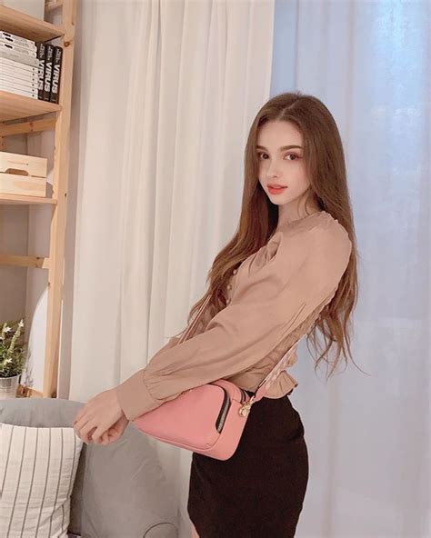 Karimova Elina 엘리나 elina 4 22 Instagram写真と動画2020 女の子 モデル 可愛い女の子