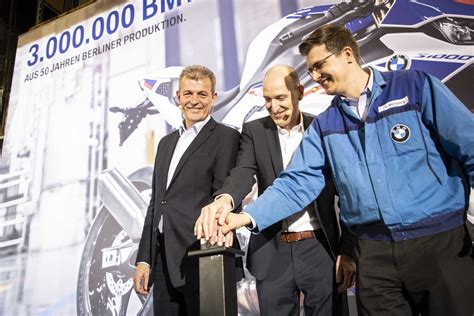 Celebrating The 3000000th Motorcycle Form Bmw Plant Berlin 1 Fl