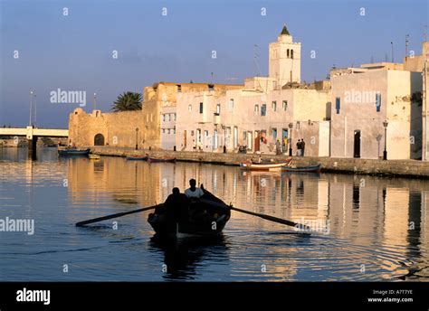 Vieux Port Bizerte Banque De Photographies Et Dimages à Haute