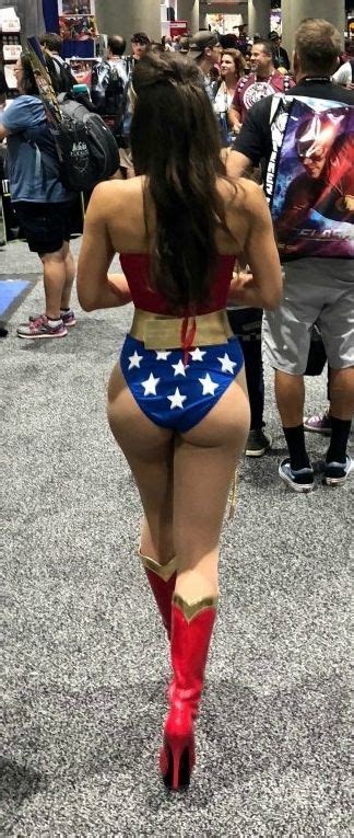 Wonder Woman Twerk Ass Cosplay