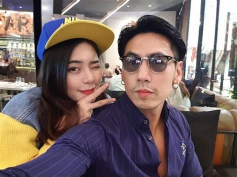 หลังจากมีข่าวลือออกมาได้สักพัก สำหรับคู่สามีภรรยา นิวเคลียร์ หรรษา และ ดีเจเพชรจ้า ถึงสถานภาพความรักของทั้งคู่ ซึ่งก่อนหน้านี้ มีคน. ดีเจเพชรจ้า สุดช็อก! เปิดบิลค่าไฟสุดโหด ทำเข่าแทบทรุด!