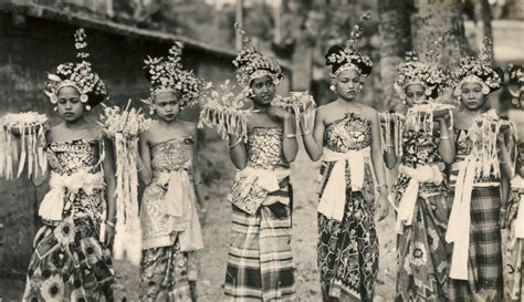 25 Vintage Portraits Of Balinese Dancers From The Early 20th Century Vintage News Daily