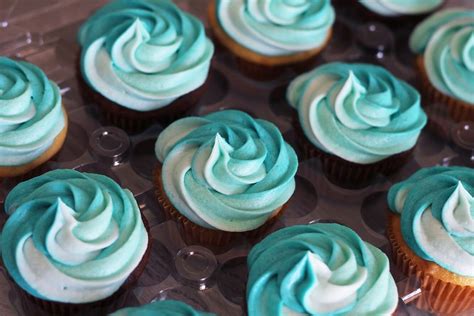 Turquoise Ombré Cupcakes 2018 Turquoise Cupcakes Silver Cupcakes