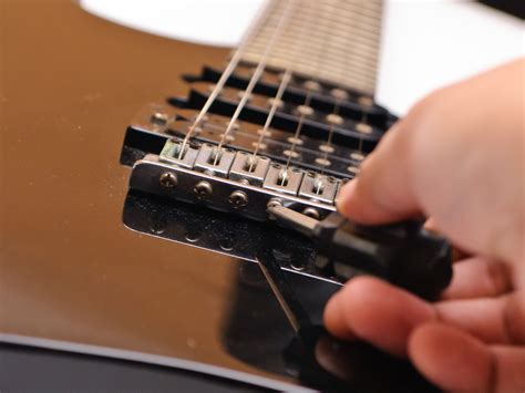 How to Adjust Intonation on a Strat: 7 Steps (with Pictures)