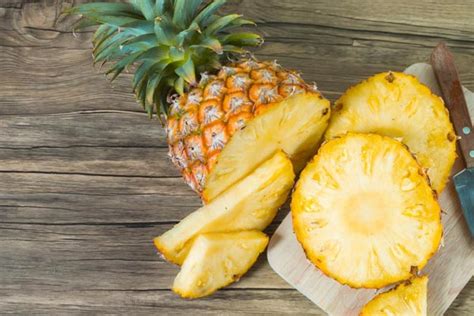 Can dogs eat pineapple core? Pineapple is the Magical Fruit for Your Dogs | What Can ...