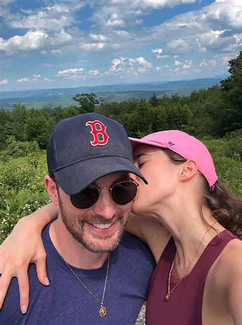 Chris Evans Marries Alba Baptista In Intimate At Home Wedding News