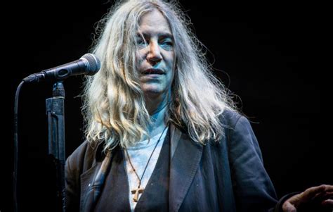 Patti Smith To Stage Virtual Take Over Of Londons Piccadilly Circus