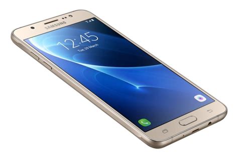 As of 7th april 2021, samsung galaxy j7 (2016) price in india starts at rs. Samsung Galaxy J5 (2016), Galaxy J7 (2016) Launched In ...