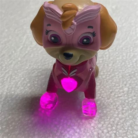 Paw Patrol Skye Mighty Pups Action Packed Light Up Feet Badge Figure