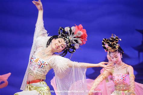 DanÇa Tradicional Chinesa Xian Imagens E Guia De China Oriente P2 China Em Fotos Guia