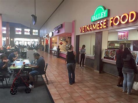A Guide To The Best Food Courts At Malls Around Phoenix