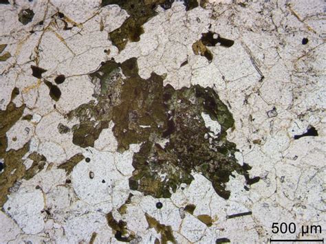 Minerals sorted by mineral name can be found linked to the element sort. Hornblenda (Hornblende) - Laboratório Arkad