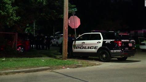 Houston Police Officer Wounded Suspect Fatally Shot After Crime Spree