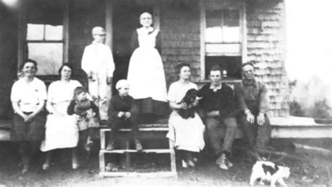 American Witch On Twitter The Older Woman Standing On The Porch Is My 2nd Great Grandmother