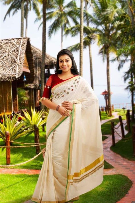 Pin By Elsa On Onam Costumes Set Saree Saree Styles Kerala Traditional Saree