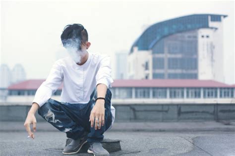 Fotos Gratis Hombre Persona Difuminar Techo Ciudad Urbano Fumar