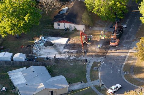 After Sinkhole Death Experts Say Frenzy Is Unwarranted The New York Times