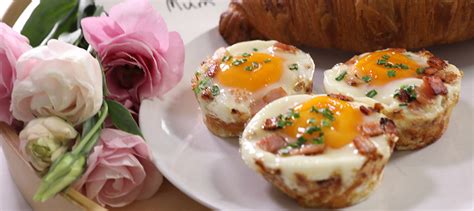 Sprinkle about half of prosciutto and gruyère evenly among nests. Hash Brown Egg Nests Recipe - Lilydale Village