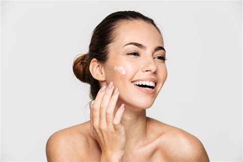 Jangan Tertukar Ini Tahap Penggunaan Skincare Yang Benar Kezia Beauty