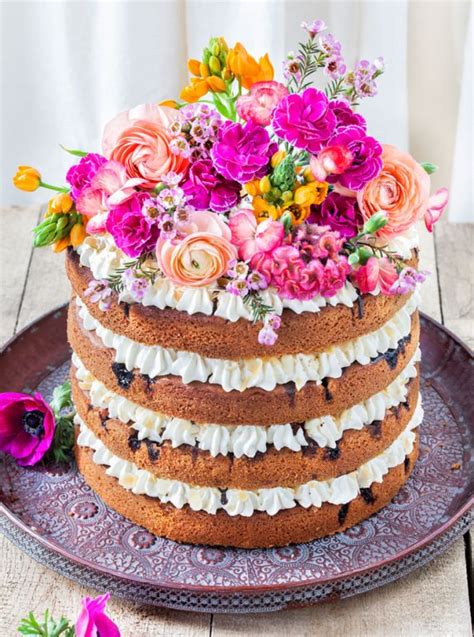 Torte Mit Blumen Hochzeitstorte Mit Echten Blumen Dekorieren