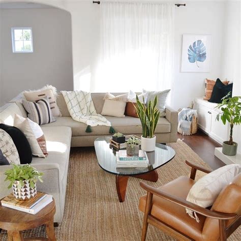 Learn how to decorate your living room with these tips on style, color, lighting, furniture and more so you can create a perfect space you love. A Cool California Modern Boho Abode | Small living rooms ...