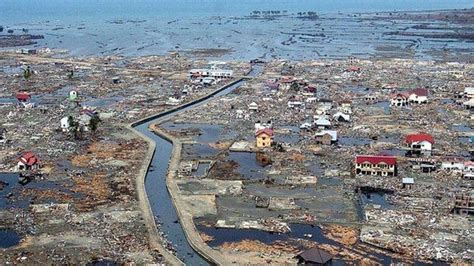 Tsunami na Ásia uma onda de morte e destruição BBC News Brasil