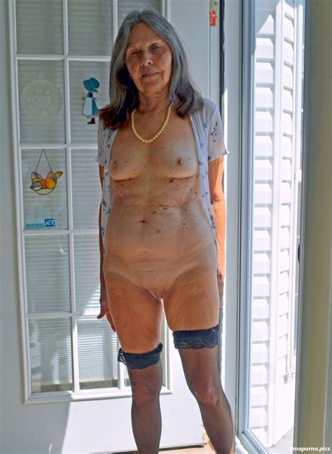 Oma Mit Rasierter Spalte Oma Porno Foto